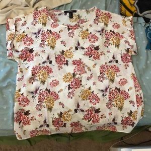 Floral short sleeve top